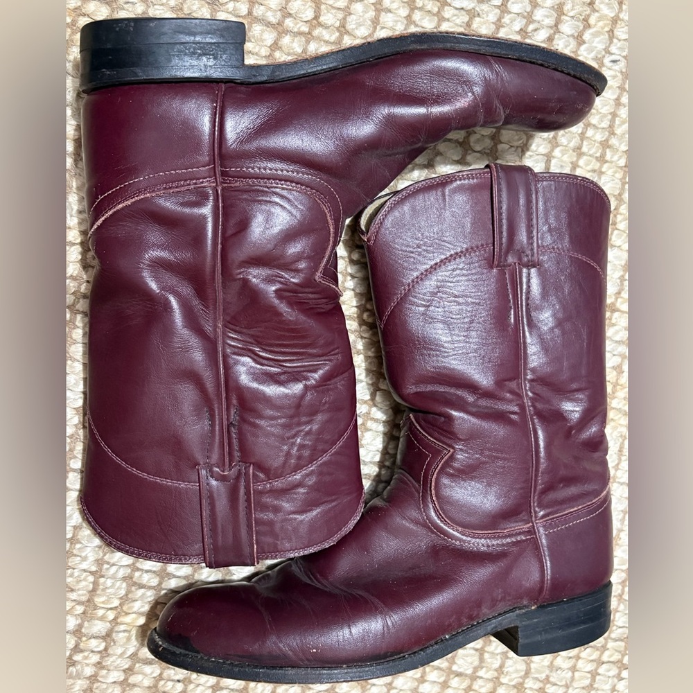 Woman’s Burgundy Red Vintage Justin Boots
